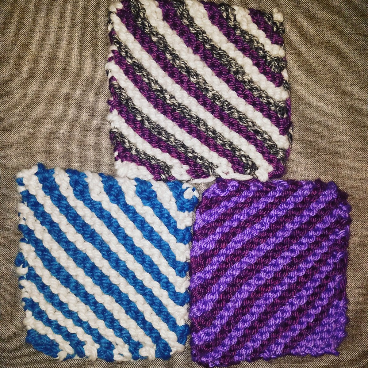 Ninjavona's tweet photo. Mastering diagonal knitting!
Look at all my miniatures:p https://t.co/0hrL2ul7su