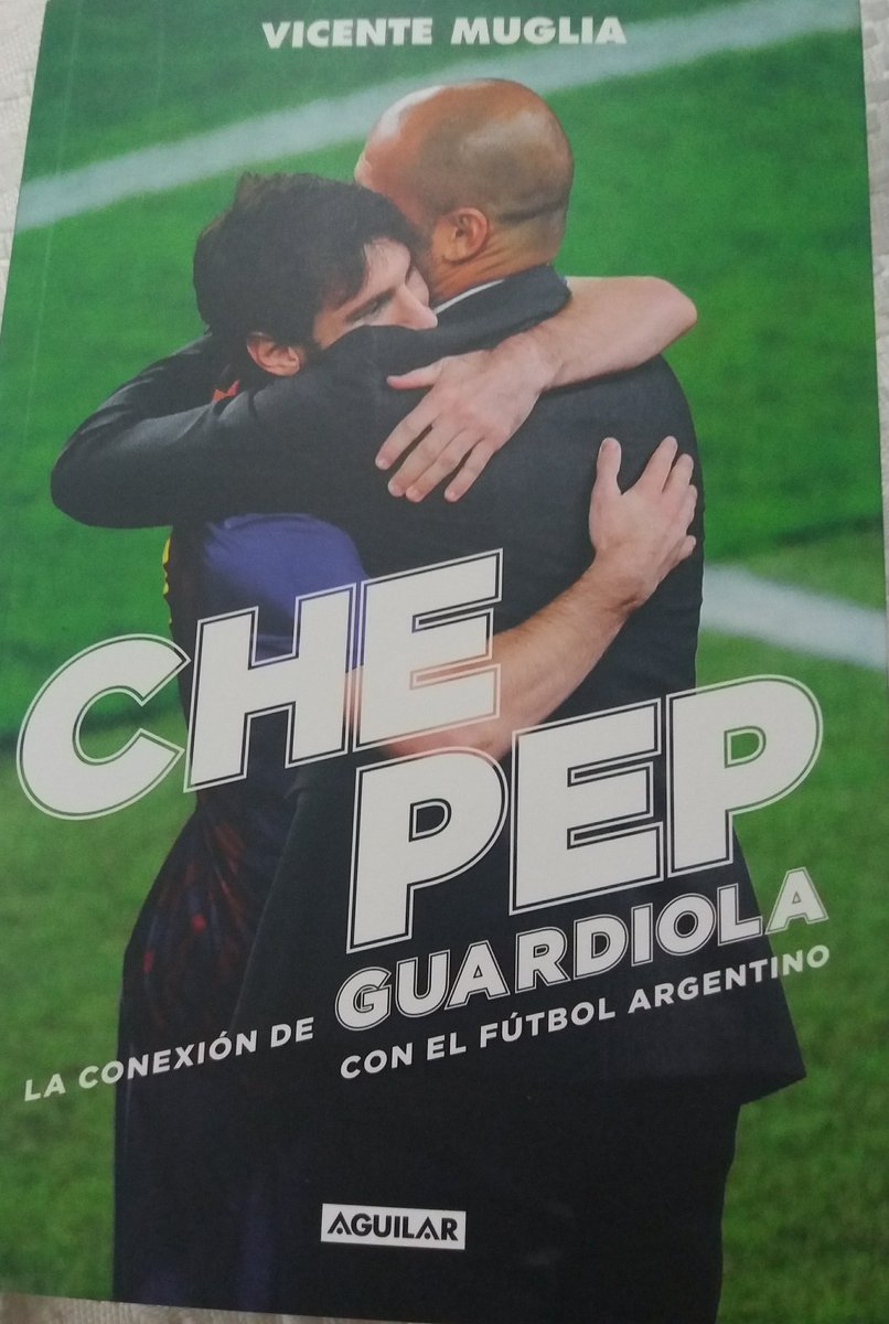 giselleilluzzi's tweet photo. Como oriunda de #VillaInsuperable y criada en #Mataderos no puedo dejar de destacar el orgullo que siento por este periodista @VicenMuglia que escribió una obra de arte del mejor técnico del mundo #PepGuardiola #ChePep quien la conocía y ya la tiene en sus manos. https://t.co/rNKG0ZWse5