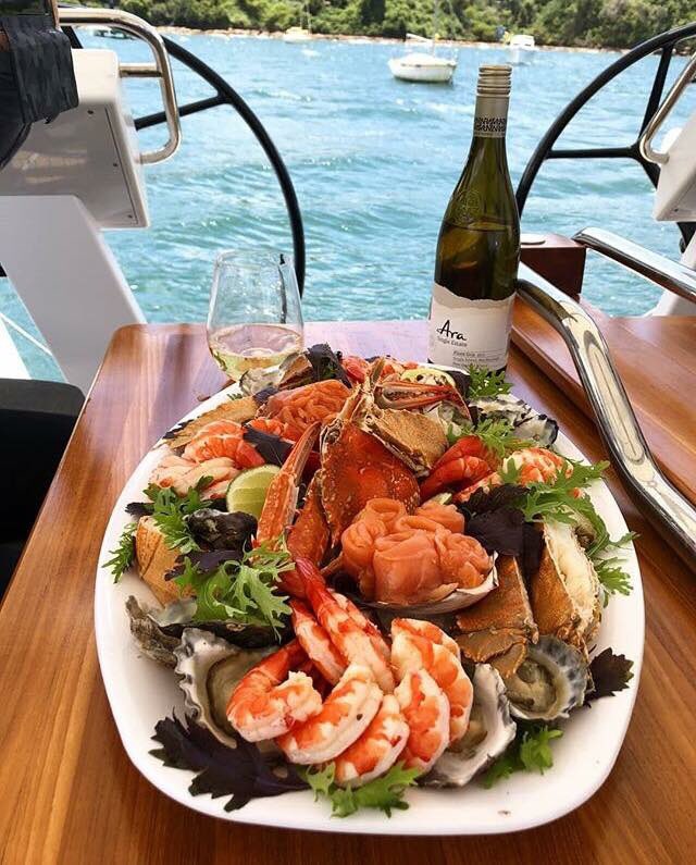 Yachtsman style! Weekends must be tasty 🍤🥗🍾🥙🥩#yachtday #yachting #boating #yachtsman #Food #tasty #delicioso #yachtlife #sailing #picoftheday #sailor