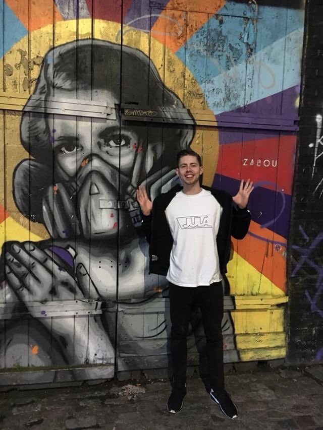 ELLE_EST_PARTIE's tweet photo. The talented artist that is #WillPrince repping some hot merch...
#Housemusic #DeepHouse #Techhouse #Techno #newmusic #julamusic #hiphop https://t.co/aUD1F9JbLe