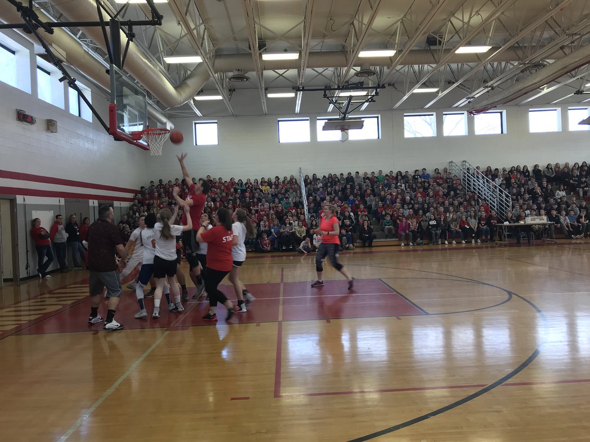 SThomasMMS's tweet photo. MMS students raised over $600 and 400 canned food items for @UWLC and S’s and T’s had a fun time at our staff vs student game! Thank you all who helped SC with this event! #mms2017 @hfoessett https://t.co/9tG24ncWG9