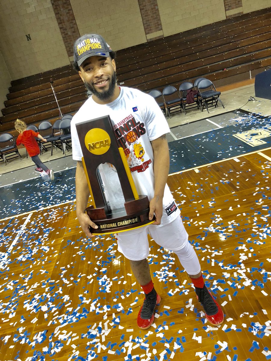 DeeThrower1's tweet photo. I remember every word they said, I know they’re eating all of them too!! #GodsPlan 🏀🏆🎒💍 https://t.co/Y0RKDKgqMu