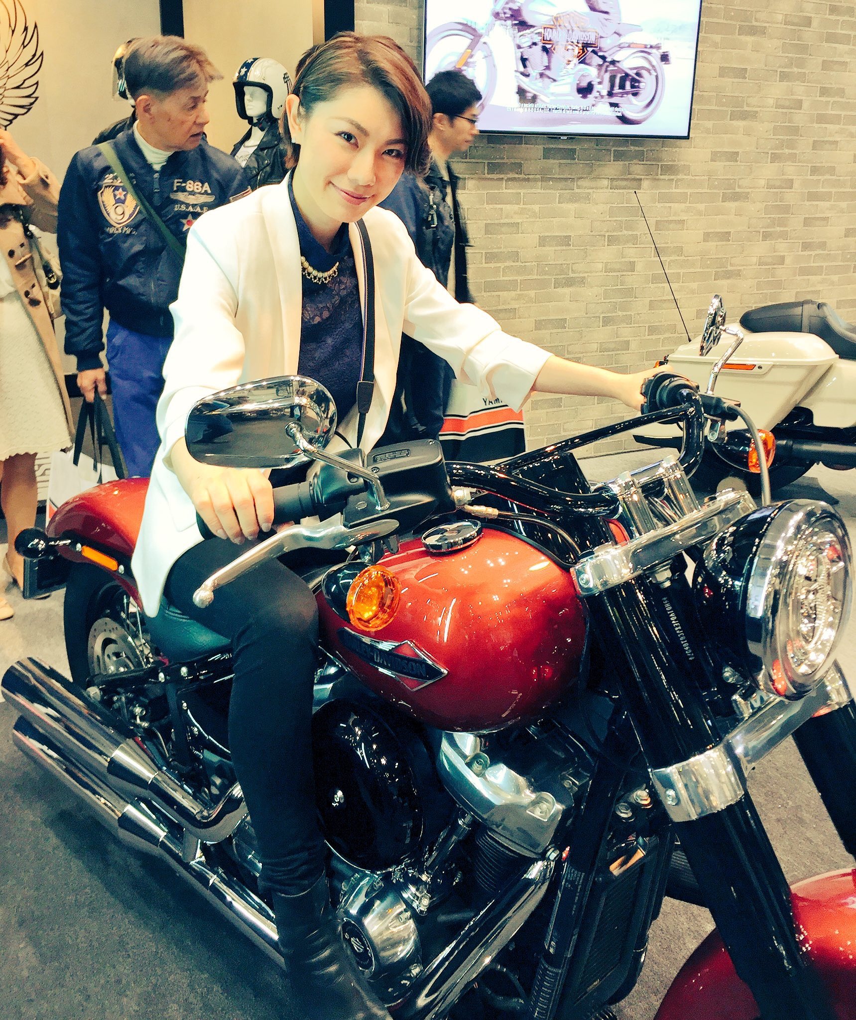 Twitter 上的 平山ことみ F750gs 東京モーターサイクルショー最終日ですね あっという間の3日間 最終日も皆様楽しんでね いろいろなタイプのバイクにトライ Bmw Harleydavidson 東京モーターサイクルショー 東京ビックサイト 平山ことみ T Co