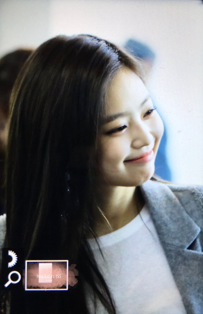 doubleclassjen's tweet photo. 180325 GMP
(Forgot to put my logo just now lol)
#블랙핑크 #제니 #김제니 #BLACKPINK #JENNIE #KIMJENNIE https://t.co/xnL3dMMgpW