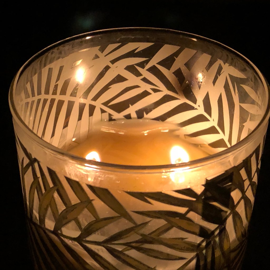 thauvette's tweet photo. 🕯#Connect2Earth #EarthHour #EarthHour2018 https://t.co/iUUFTMWwut
