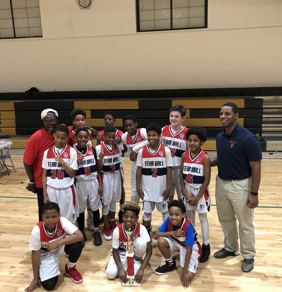 marybrown0416's tweet photo. After 12 hours I guess it’s worth it!! #1 #Champs #13u #12u #Deshawn #13 #Devaughn #2 #TeamWall #Grassroots #WallWay @TeamWallGR @dlb4109 @JohnWall https://t.co/rM1It4xwZG