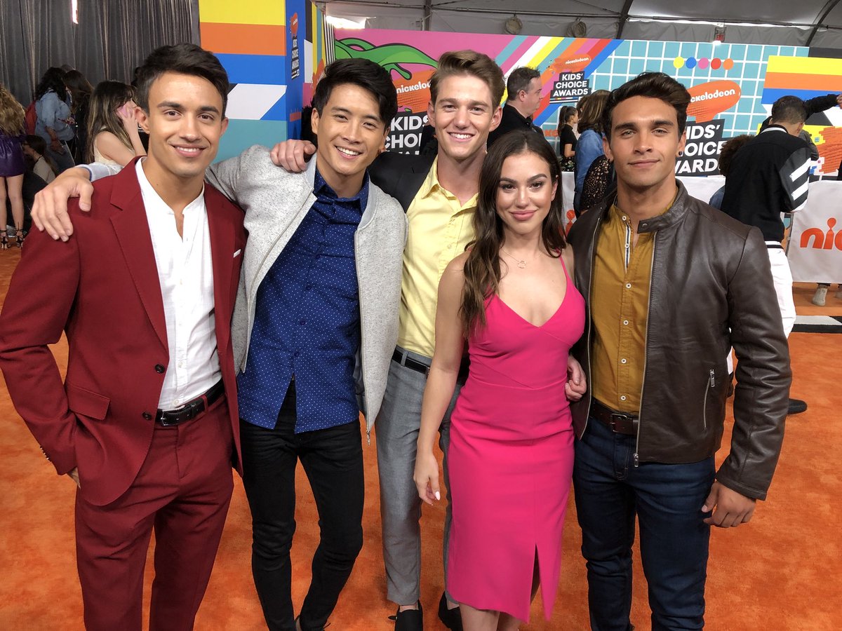 DIRECTV's tweet photo. The #KCA bring together stars from all over the world to celebrate achievements in music, TV and film. Watch the star-studded event and follow along as we report back from the orange carpet! https://t.co/jyw1G7J0lU