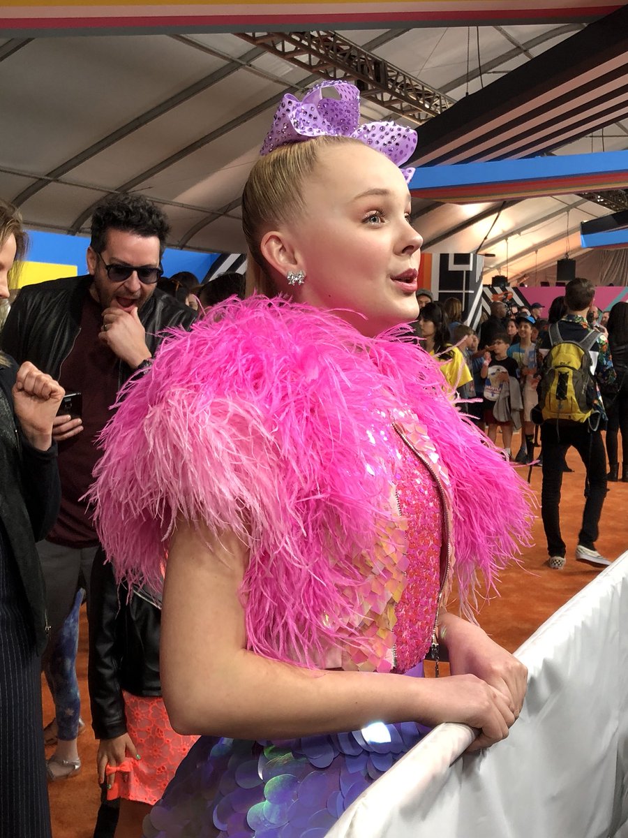 DIRECTV's tweet photo. The #KCA bring together stars from all over the world to celebrate achievements in music, TV and film. Watch the star-studded event and follow along as we report back from the orange carpet! https://t.co/jyw1G7J0lU