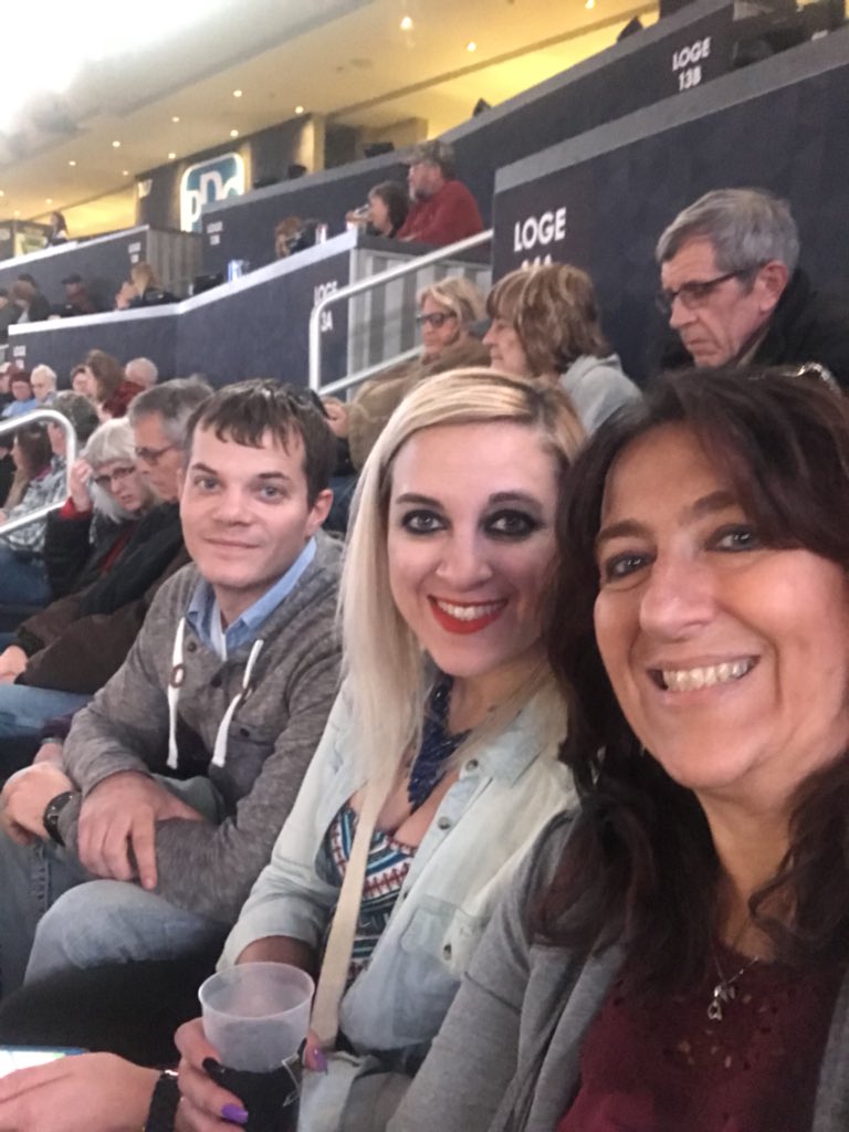 #PPGPaintsArena #Honkeytonkhighway. Alan Jackson with my kids
