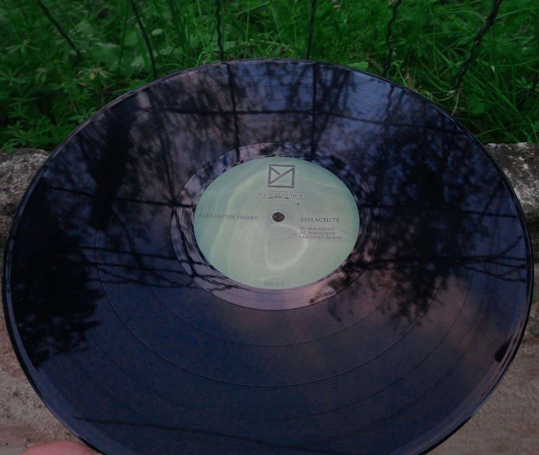 MizeRecords's tweet image. Online !
MALACHITE EP
Artist : Alexander Harre 
Remix : Artefakt, Stefan Vincent
Catalog : MR009
# Limited Edition 
 BUY IT ON : mizerecords.bandcamp.com/album/malachit…