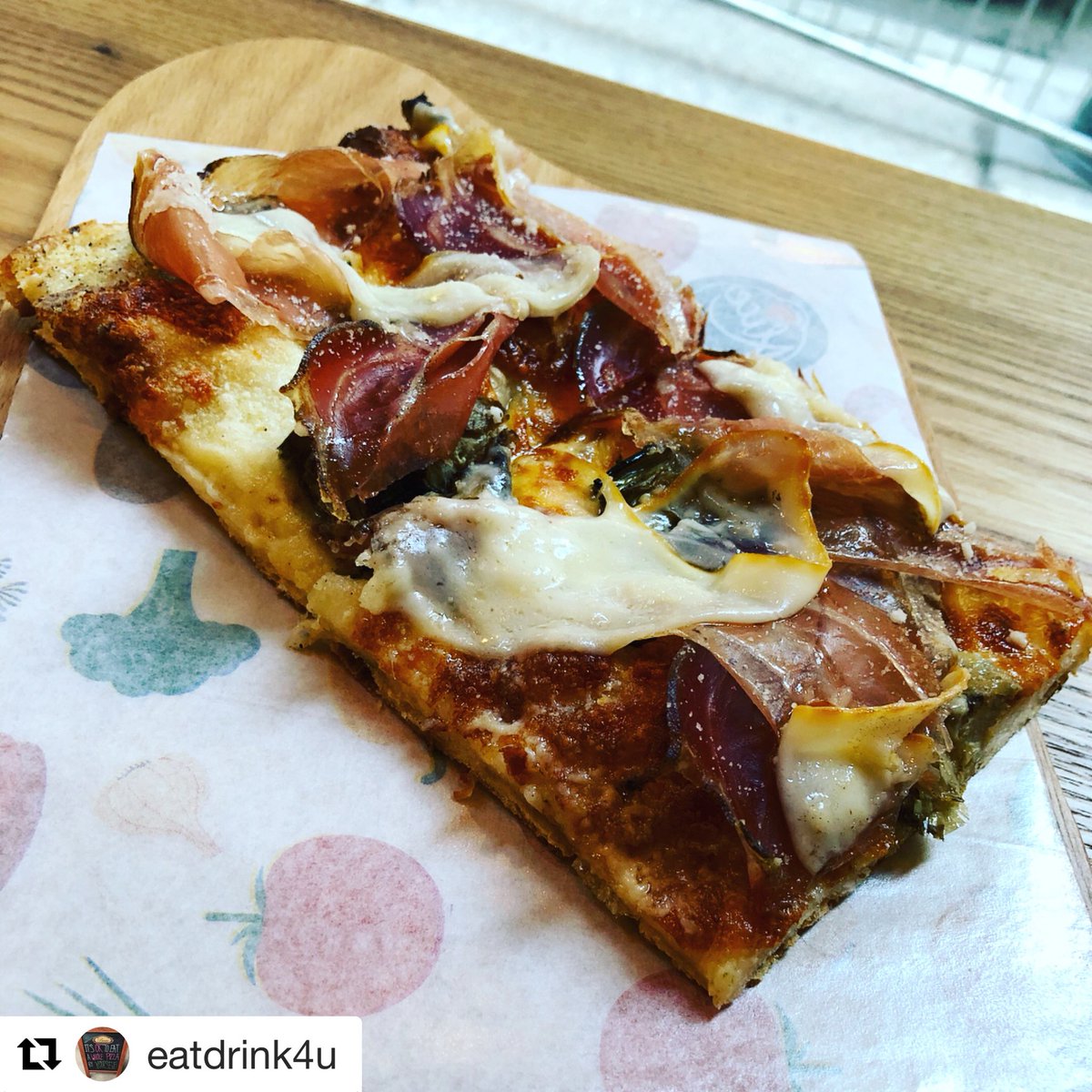 AlicePhilly's tweet photo. #Repost @eatdrink4u
・・・Roman Style Pizza for lunch today. It hit the spot and my two power lunch partners approved. @benkrazz07 #za #pizza #lotsofvariety #phillyfoodie #pizzaporn #food #phillypizza https://t.co/QhYNttk3Mz