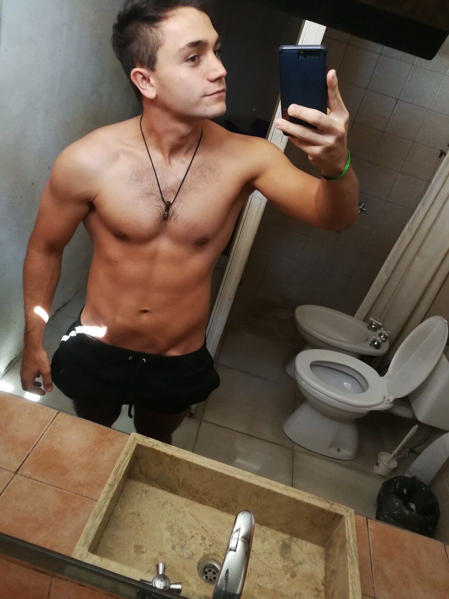 _lautayanzon's tweet photo. "Mira que es difícil", "te vas a cagar de hambre", "seguro te dura un mes la dieta" https://t.co/w2af7iJ67e