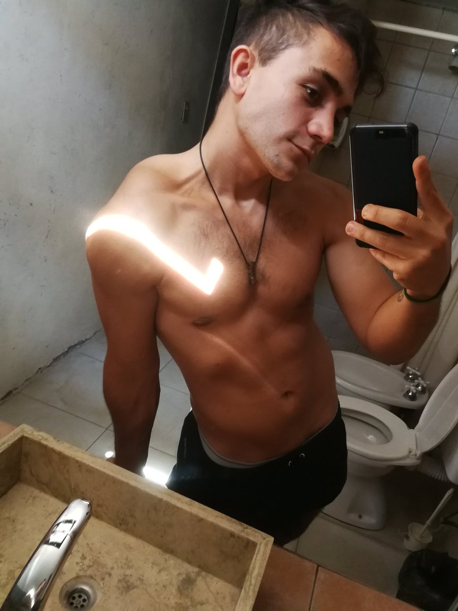 _lautayanzon's tweet photo. "Mira que es difícil", "te vas a cagar de hambre", "seguro te dura un mes la dieta" https://t.co/w2af7iJ67e