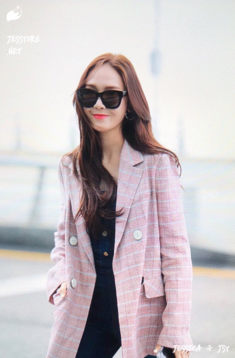 jessture_net's tweet photo. 180325 공항 프리뷰 #jessica #제시카 https://t.co/eHIujAv3i9