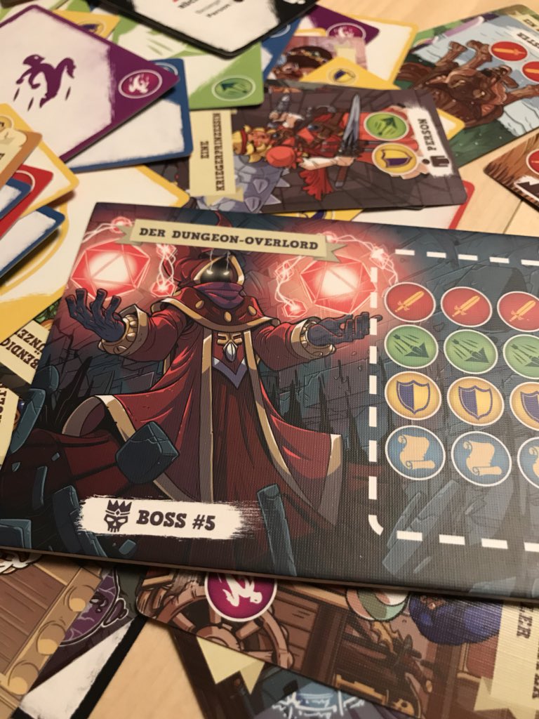 WernaBrettheart's tweet photo. Es war zum Schluss wirklich knapp aber die heilige Handgranate hat uns das Leben im 5-Minute Dungeons gerettet und wir konnten  #5-Boss beim Zweitenversuch besiegen. https://t.co/Tq45GKaESs