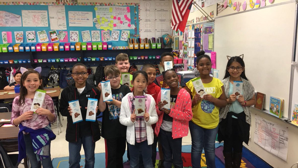 teachdefrank's tweet photo. Chocolate Sale Winners! @flohillpta https://t.co/Mist95xBz8