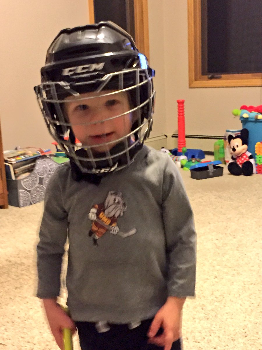 names98's tweet photo. Ready for the game @UMDMensHockey #GoBulldogs #NCAAHockey https://t.co/WGCS5CNCIa