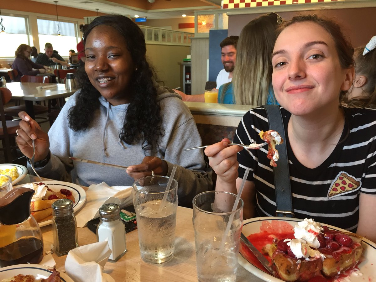 PoliSlix's tweet photo. We made it! #SpringBreak2012 #Alabama2012 #texadelphia #newhashtags #friendship @Aleivi3 @Jenjengrowel https://t.co/dATs3v3bV8