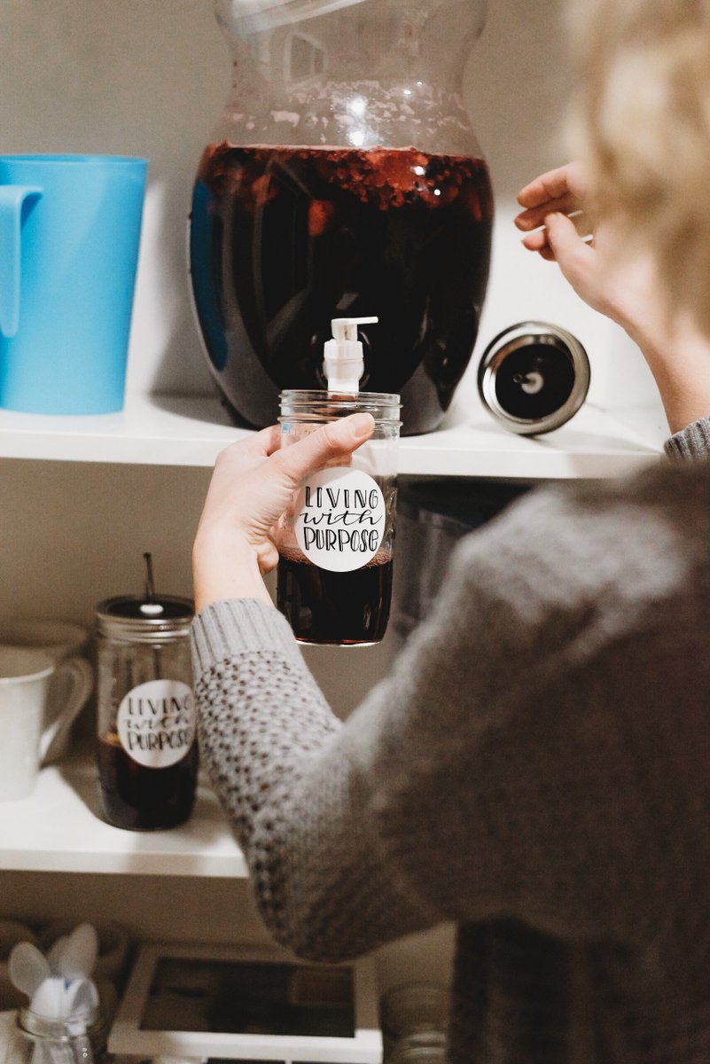 MasonJarMerch's tweet photo. What do you like to fill your drinking jar with? This red wine sangria is looking like a pretty good option for a Saturday night!
.
.
.
.
#saturdaynight #fillyourcup #drinkingjar #sangria #redwinesangria #sangrialove #saturday #masonjarlove #livingwithpurpose https://t.co/OXPO4itAG7