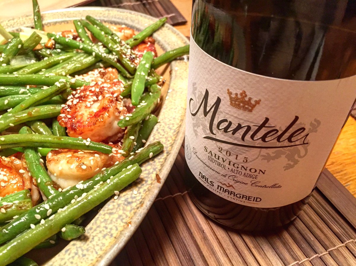 grapefriend's tweet photo. Ginger sesame shrimp with this gorgeous Sauvignon from Alto Adige. https://t.co/MkeMXXsnZb