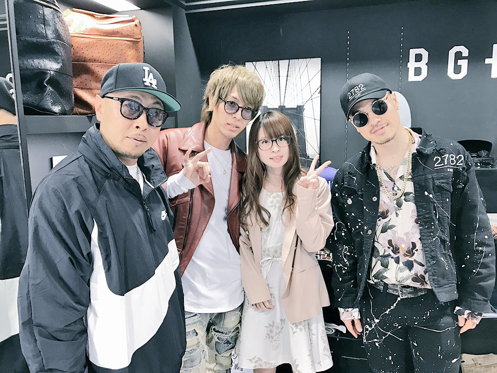 𝖄𝖀𝖀𝕵𝕴 𝕽𝕴𝕾𝕬 69homies Ak 69とkayzabroの撮影会 昔から見てたhip Hopの人はカッコ良すぎたし Akに関しては憧れの人なだけあって話せて夢みたいな時間やった Akにdvdに直筆サインも貰って幸せ 家宝にしよ T Co Gafolzocrt 𝖄𝖀𝖀𝕵𝕴 𝕽𝕴𝕾𝕬 69homies Ak 69とkayzabroの撮影会 昔から見てたhip Hopの人はカッコ良すぎたし Akに関しては憧れの人なだけあって話せて夢みたいな時間やった Akにdvdに直筆サインも貰って幸せ 家宝にしよ T Co Gafolzocrt