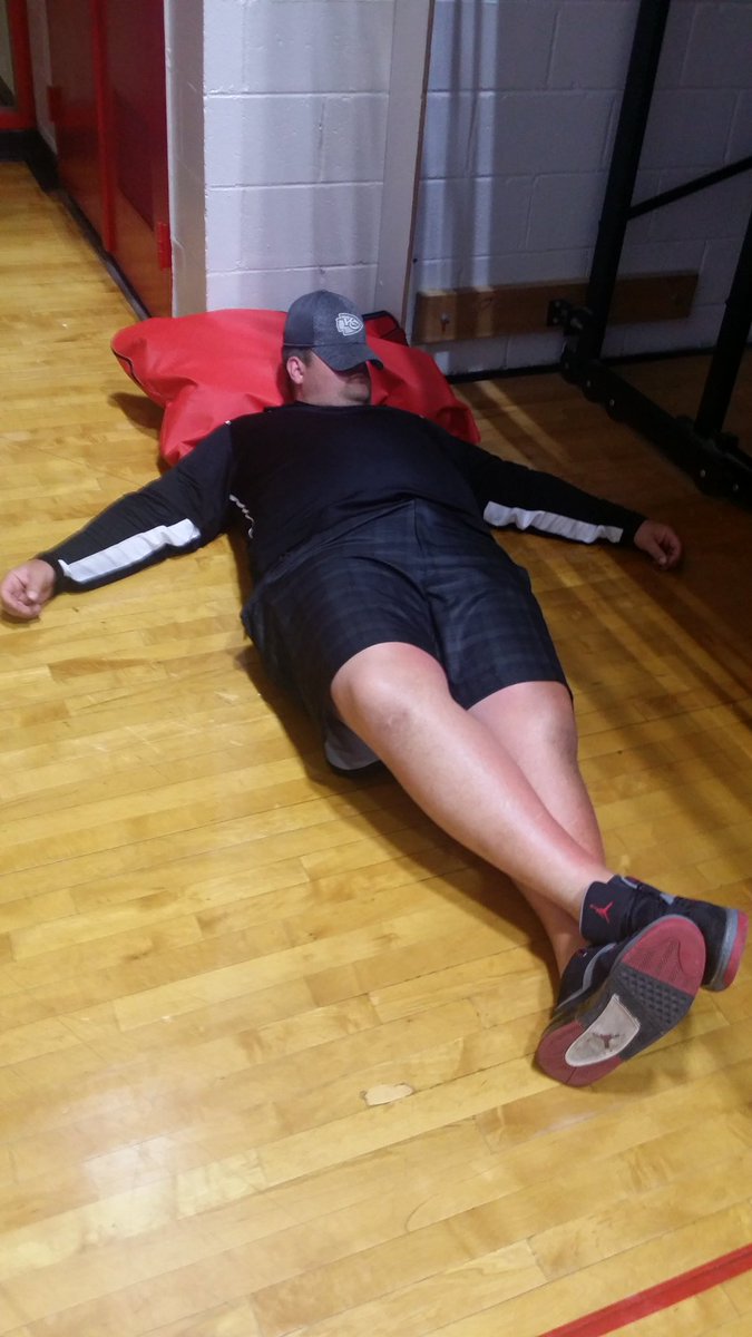 MokanGirls's tweet photo. Coaching for @MVEclipseBball can sure wear a coach out! @chadlynn07  #NLEclipseFamily https://t.co/rpvcn7M6nH