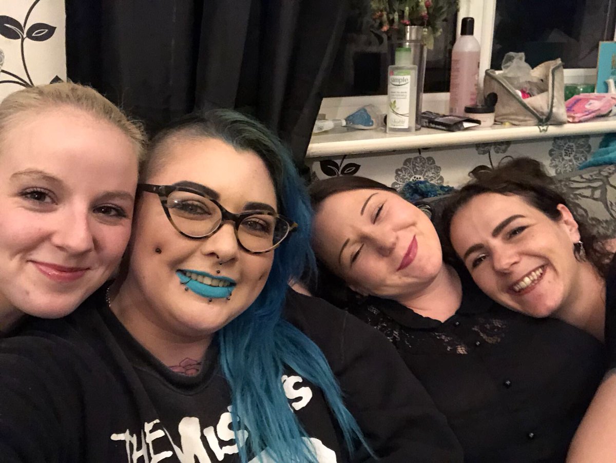 NuancedNotebook's tweet photo. ❤️ #friends #besties https://t.co/iBylbeUj3o