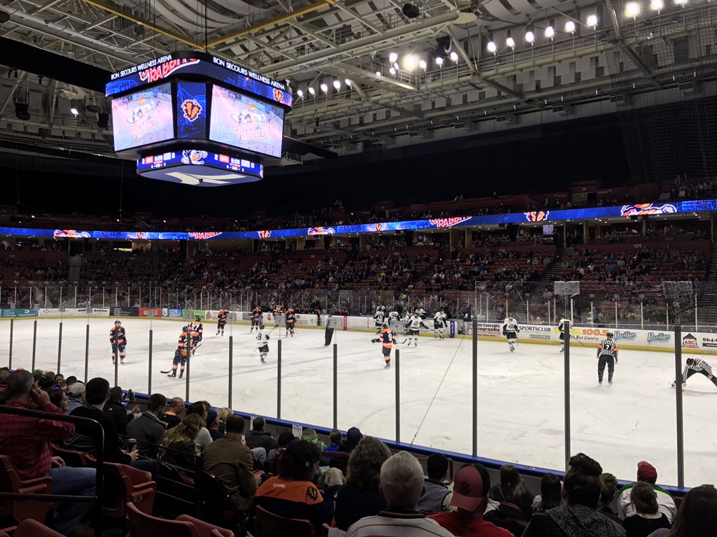 whereveritlands's tweet photo. Had an amazing time cheering on the #SwampRabbits at the Pucks and Paws game tonight. 🐾 #ExploreLocal https://t.co/IanUA785Eh