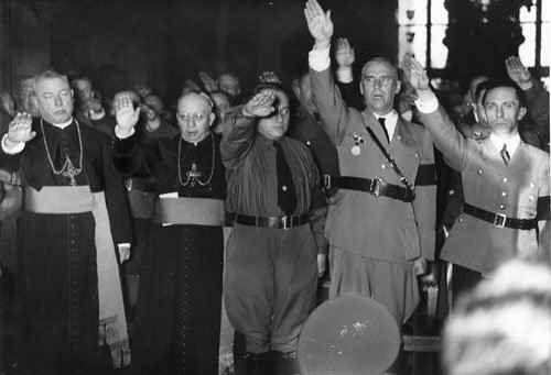 OnTheRedPill's tweet photo. New World Order = Nazi World Order. All roads lead to Rome. WW1&amp;2 not over. Nazi’s had $billions, relocated. What’s really in Antarctica? Operation Highjump. Dig. Battle of Los Angeles 1942. Nazi a/c. #FollowTheWhiteRabbit #Q #QAnon #DeepState #NWO #TheGreatAwakening #MAGA #CBTS https://t.co/EDTO2xvUXz