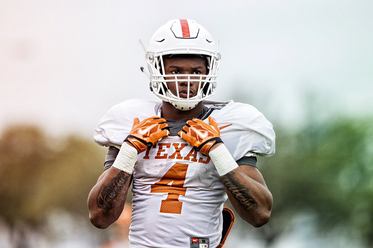 TexasFootball's tweet photo. Forever. Fearless. #ThisIsTexas #HookEm @_ACook21 https://t.co/TaoO0U83F1