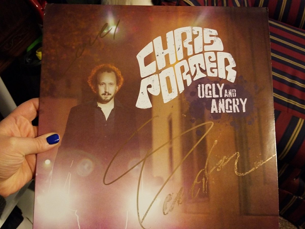 Walkerbait1982's tweet photo. @IamChrisPorter Great show at our mall town tonight!!, so apparently I'm a fucktard and smeared your signature. Anyway you would resign if I can make it down tomorrow? https://t.co/gjNFV28gLM