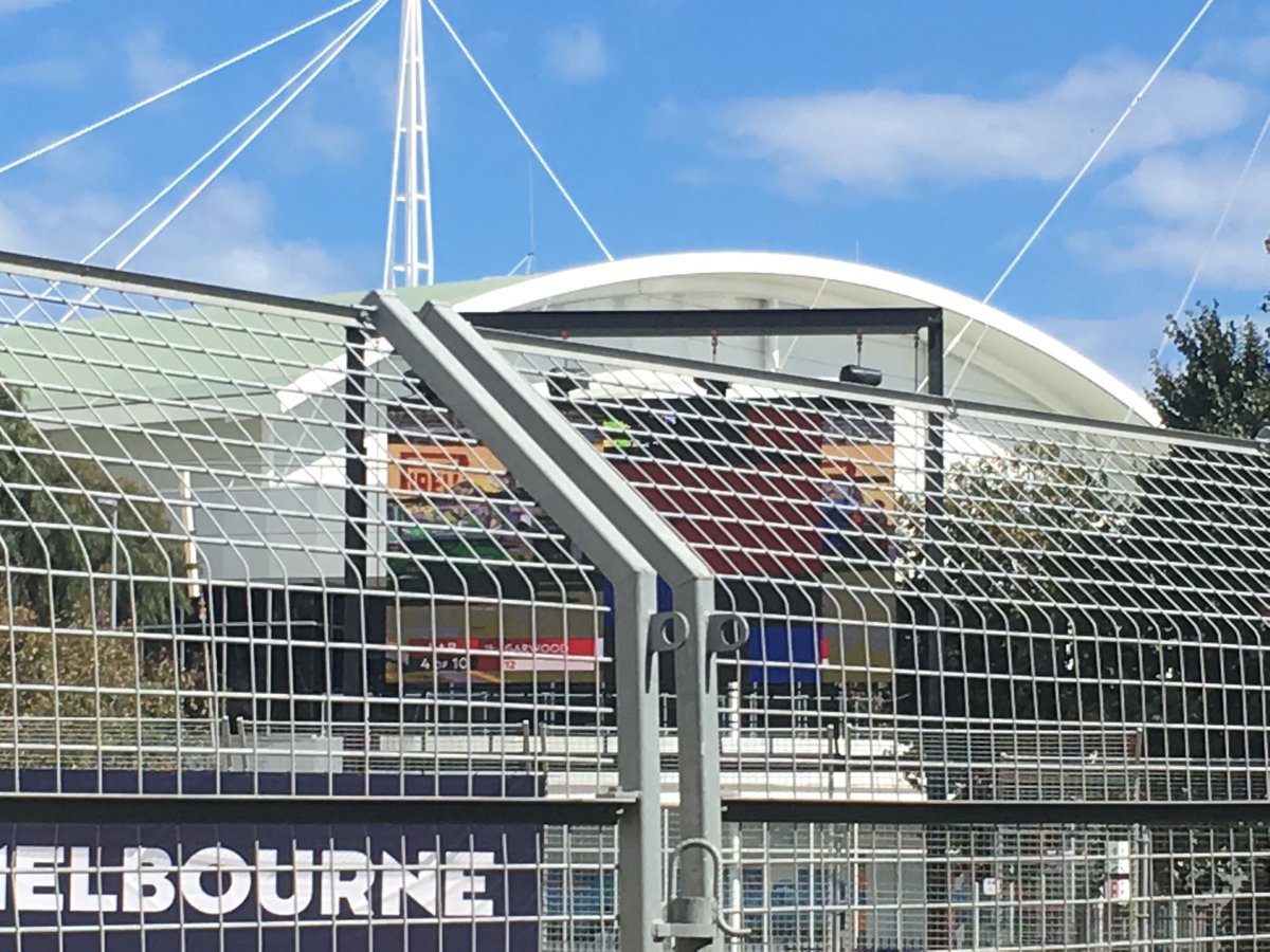 Screen at turn 3 is down at F1 Melbourne hopefully it’s fixed before the main race <a href="/ausgrandprix/">F1 Australian Grand Prix</a>