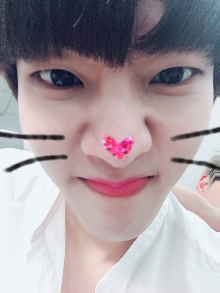 GoldenChild's tweet photo. [#Golden_Child] [#대열] 까꿍 놀이>.<😝 https://t.co/mLmGoM0pyr