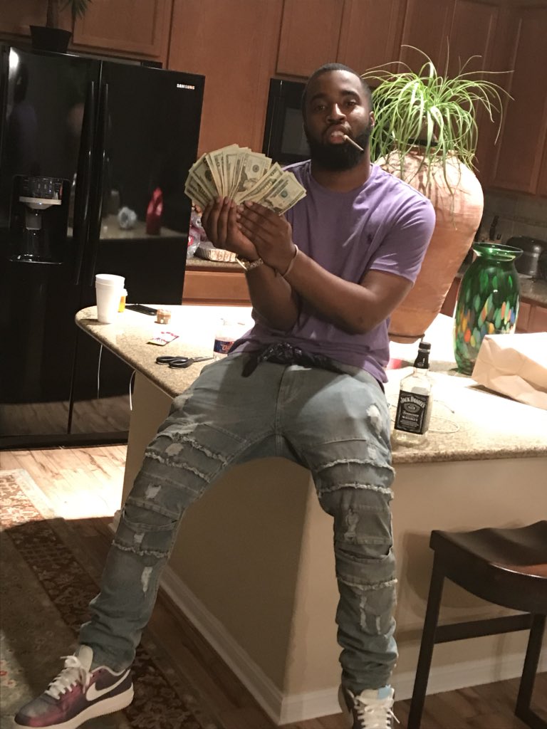 AfnfXscobar's tweet photo. #AFNF PUSSC!!! #CVKE #SXSW18 Was LIT 🖕🏾💪🏾💪🏾🎂🎂🎂🎂 https://t.co/kv44xMfLon