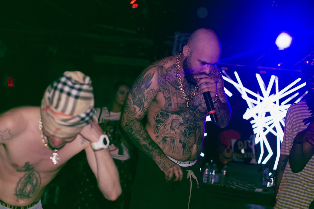RSike's tweet photo. Rap game Bane. @Dro_fe #NARCOWAVE 🌊🌊🌊 https://t.co/LswDTHX7pk