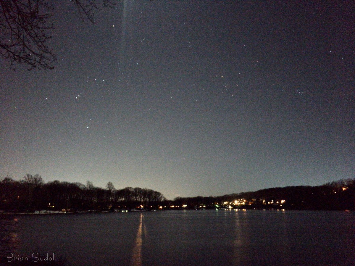 sudbri's tweet image. A sky full of stars (Orion Hyades Pleiades and their neighbors) on a clear Saturday night over White Meadow Lake Rockaway NJ! @Erica4NY @MichelePowersWx @newburyastro @EpicCosmos @The_SolarSystem @JimCantore @twcMariaLaRosa