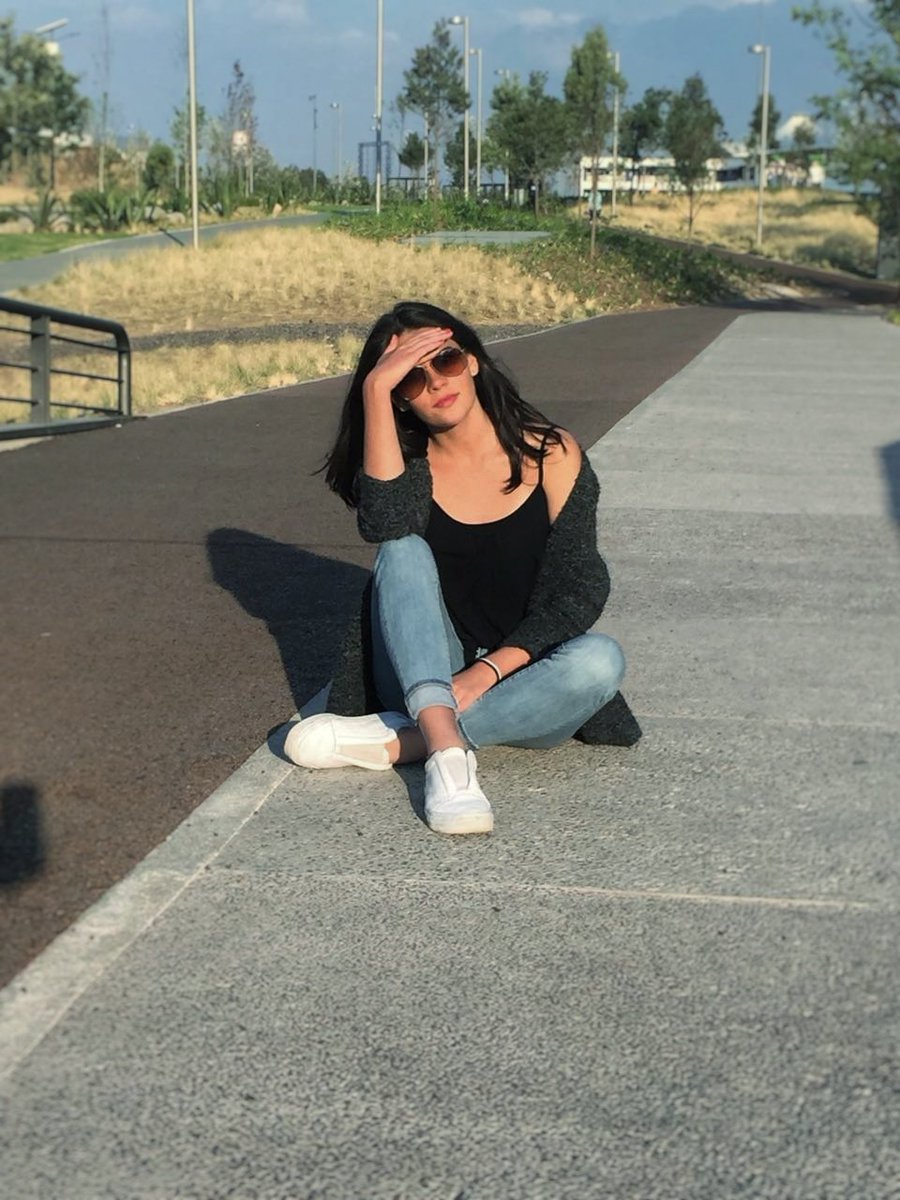 Salma_m16's tweet photo. #vans #alphagram #beauthentic #MyVans #dalphagram https://t.co/Lk0wAkXuSX