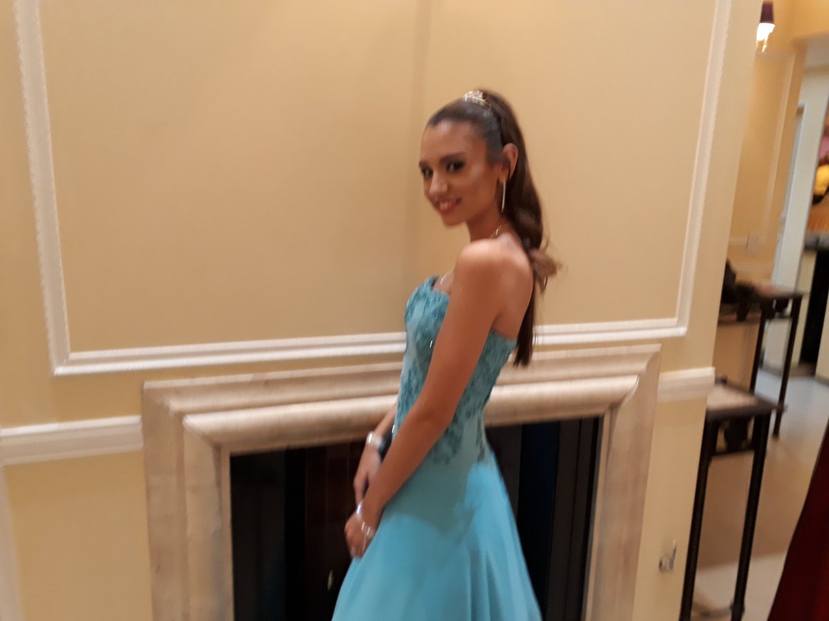 adrianfinola's tweet image. #15SofiFinola