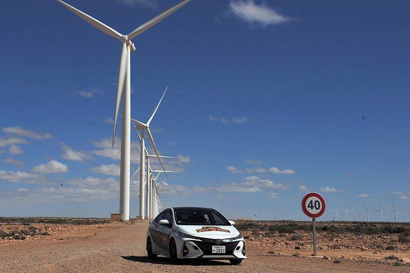 ToyotaMotorCorp's tweet image. Hello, Morocco! The Tarfaya Wind Farm is the largest wind farm in Africa with 131 wind turbines in operation. Perhaps fewer than the many goats we saw along the way. Onward for Dakar! fal.cn/45.u #PriusPHV #TeamACP