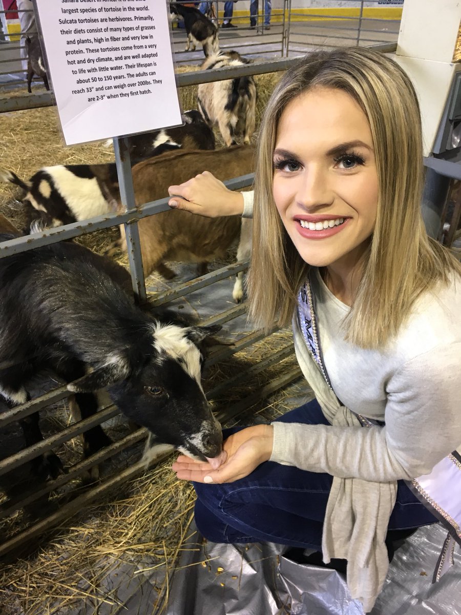 missmeusa's tweet photo. Had SO MUCH FUN @STRIVE_PSL event today in Portland, ME. Goats 🐐, Dancing 💃🏼, Photo Booth 📸 !! The best part of being MISS ME USA is going to events like these and meeting so many amazing people 💕 https://t.co/WU0Ny0Xksb