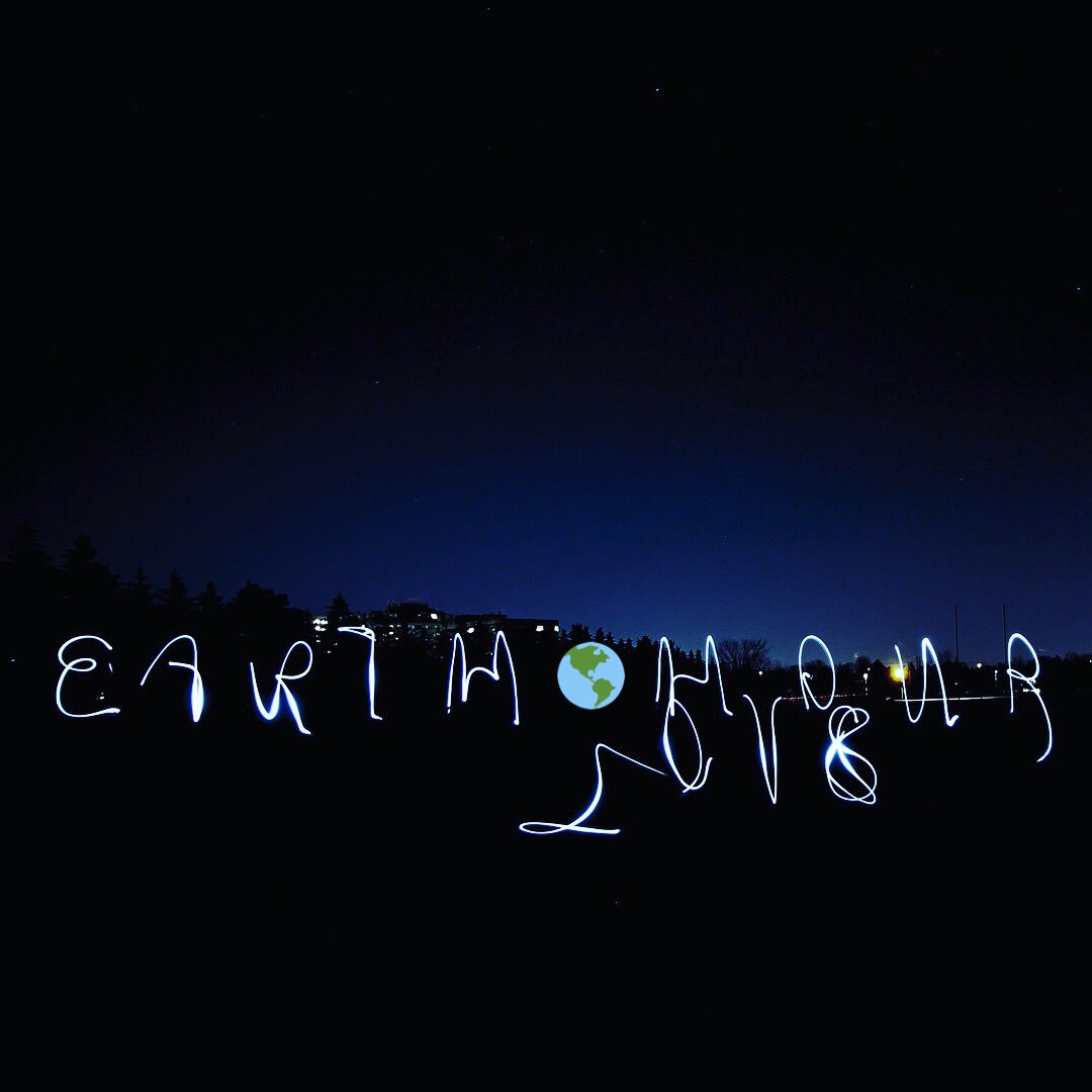 mynameiskellyc's tweet photo. Spent #Earthhour this year in the great -9c outdoors! After the 9th try... this is the best I can do! (Then I went home and spent the rest of the hour warming up in the dark) 💚🌎
#Connect2earth @WWFCanada @EarthHourCanada #nightTO #Nightphotography #mynews #CBCYOURGTA https://t.co/OwhM67Aazi