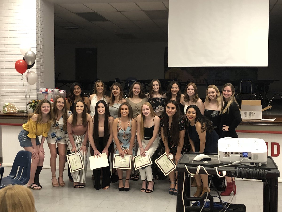 MsCoachMartin's tweet photo. As a coach, investing fully in your athletes will always be heartbreaking because at some point there will be a goodbye. These ladies have changed my life for the better and I can’t imagine a better group of girls to end my Agua Fria career with ♥️ #AFHScheer https://t.co/uFoWTTQp0R