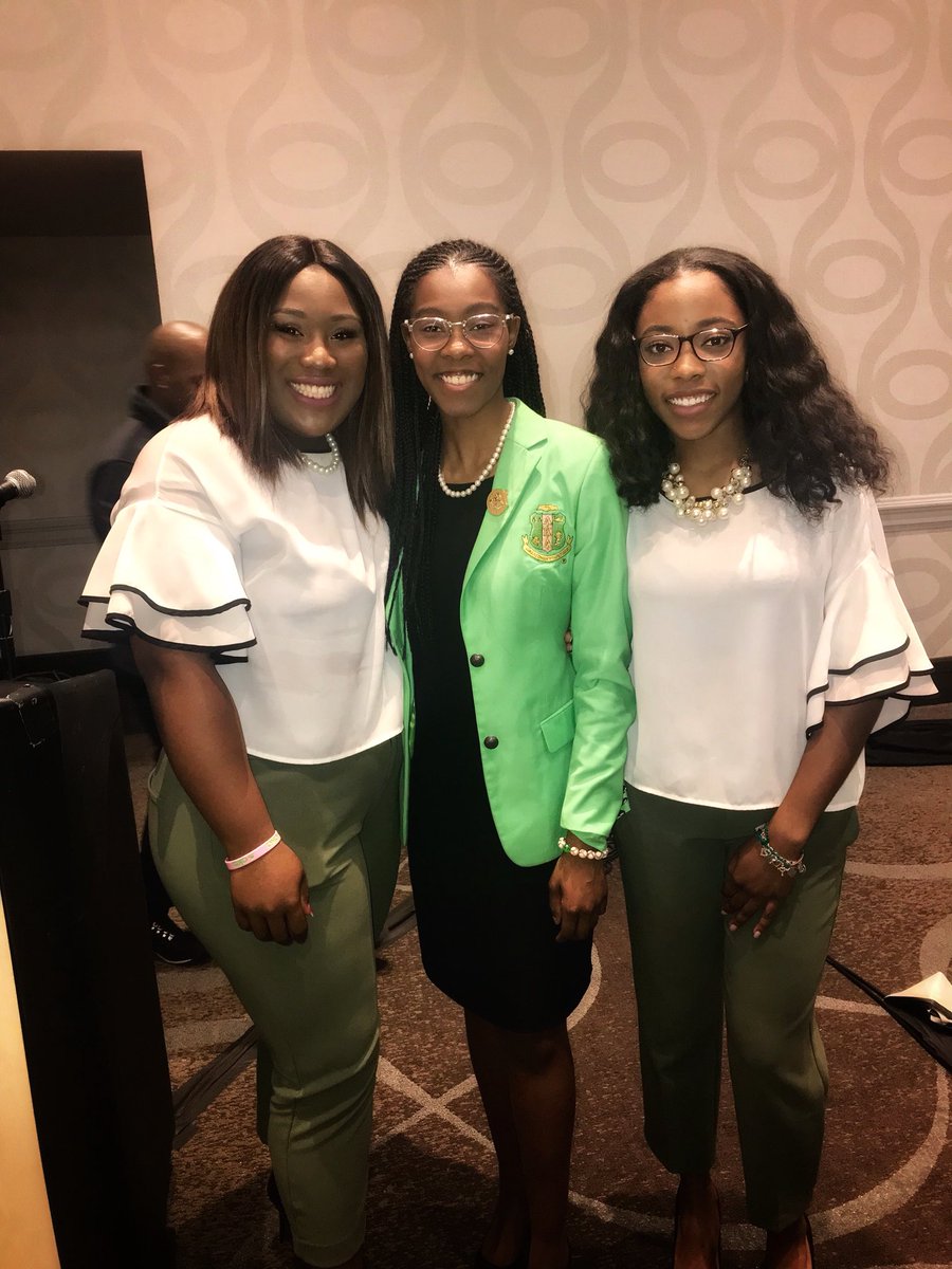 UNT_AKAs's tweet photo. Final day of the AKA Undergrad Conference, and our lovely ladies had the pleasure of meeting the International second Vice President, 
Keniece Gray💕💚 https://t.co/oRziV81lGv