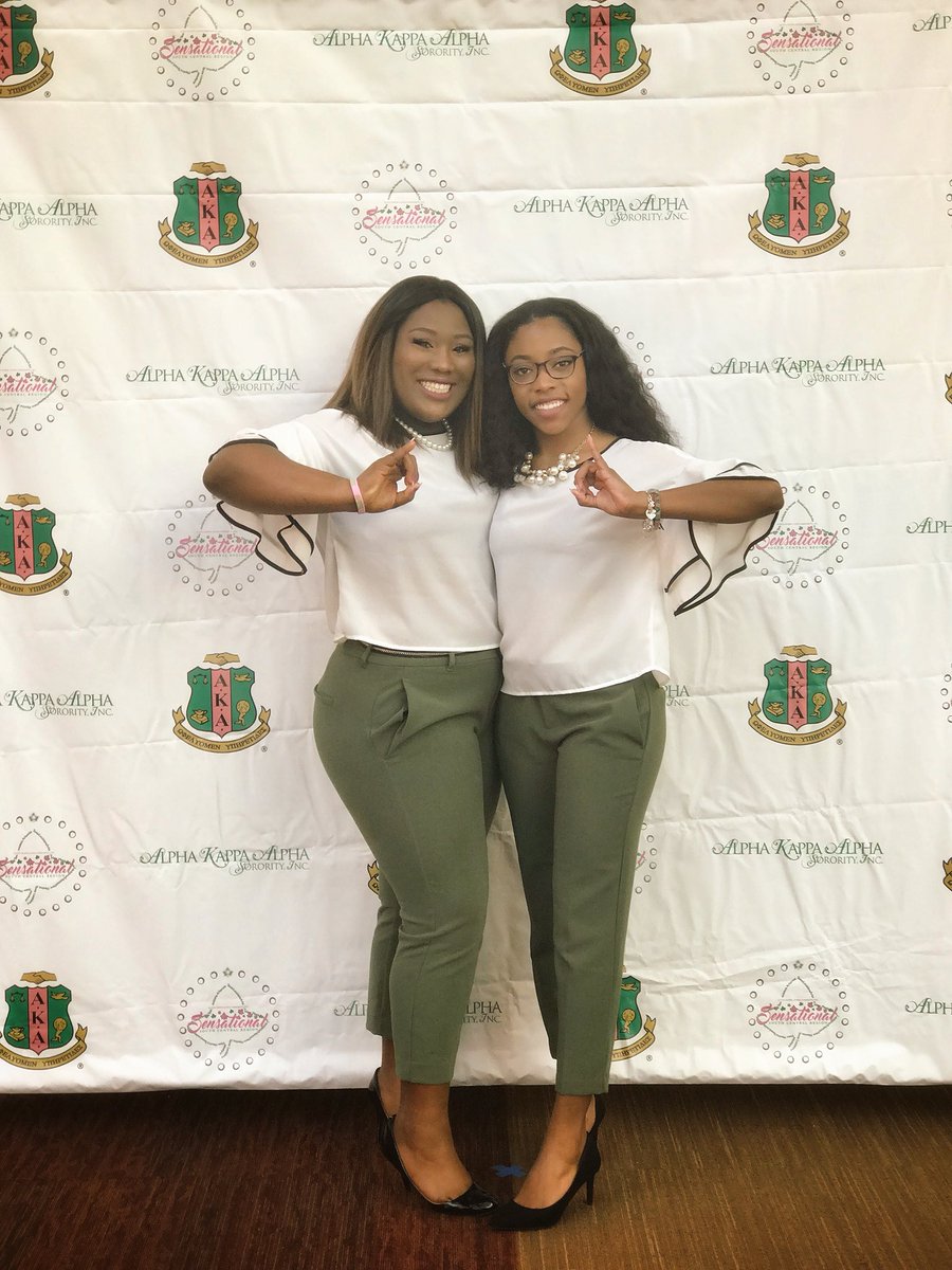 UNT_AKAs's tweet photo. Final day of the AKA Undergrad Conference, and our lovely ladies had the pleasure of meeting the International second Vice President, 
Keniece Gray💕💚 https://t.co/oRziV81lGv