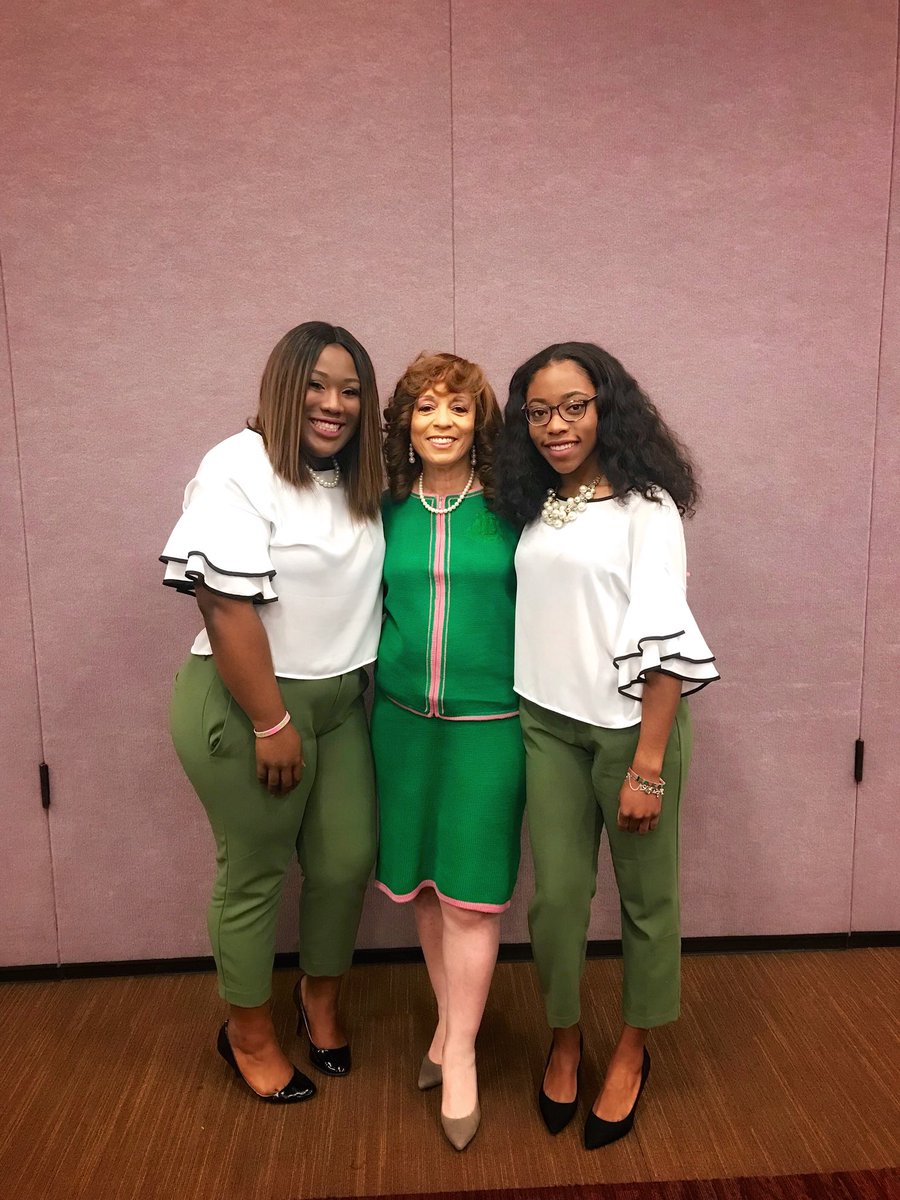 UNT_AKAs's tweet photo. Final day of the AKA Undergrad Conference, and our lovely ladies had the pleasure of meeting the International second Vice President, 
Keniece Gray💕💚 https://t.co/oRziV81lGv