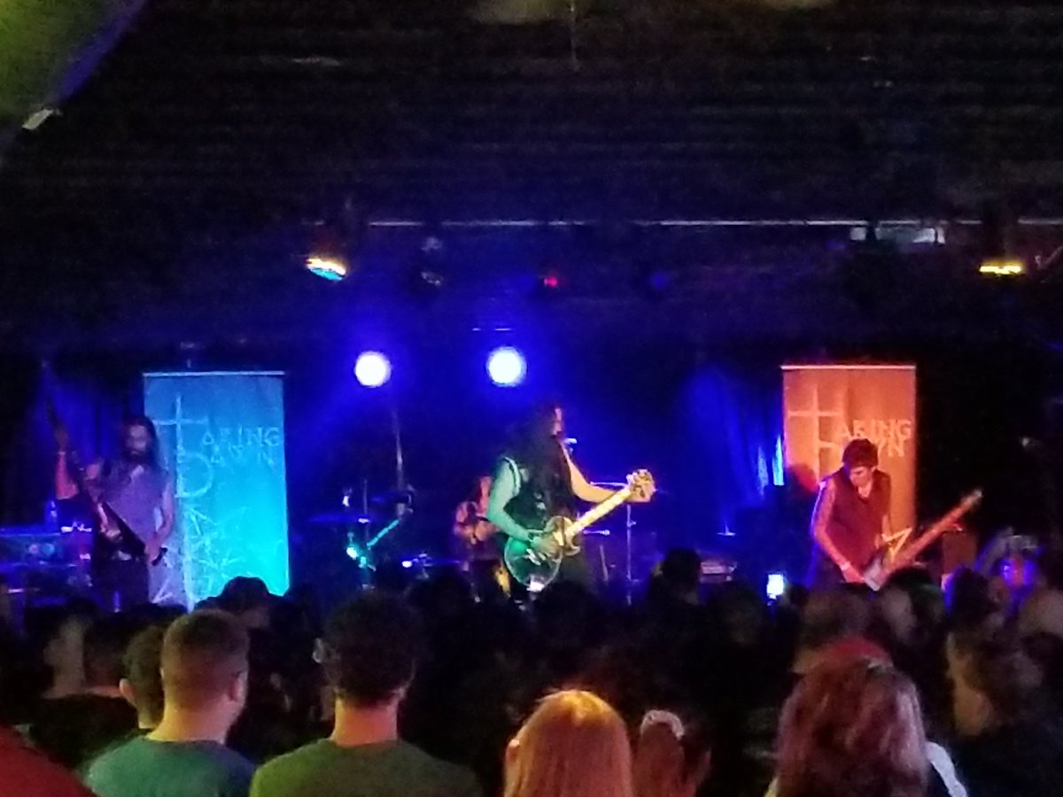 LauraLeigh73's tweet photo. My Saturday is better than yours. @TakingDawn #favoritehuman #astronautbunnies #SUPAHhappykitteh #bandofdevils #NotoriousTour #viewfromzeemerch https://t.co/Sn2mT7Aojx