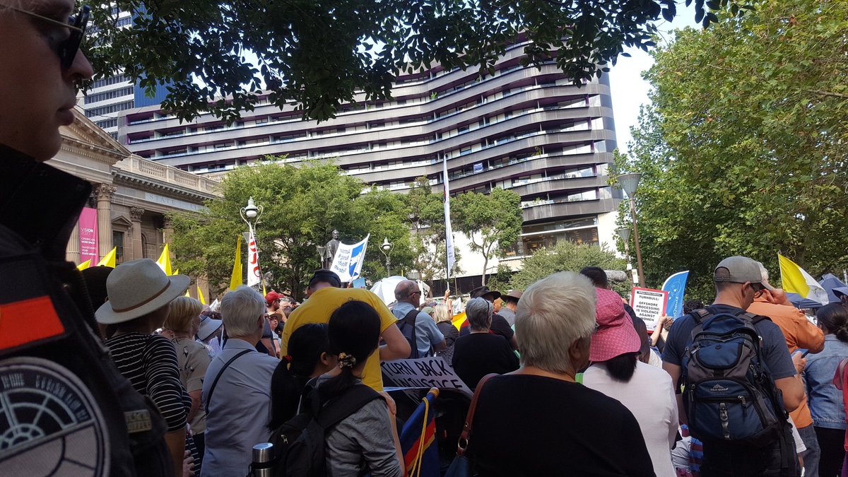 j_pesk's tweet photo. #Justice4Refugees https://t.co/m71MIWDCWh