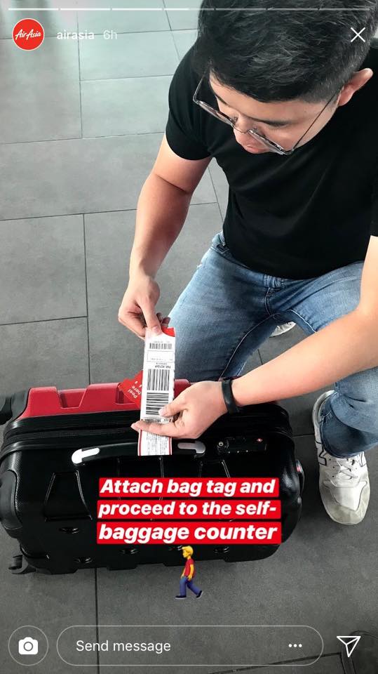MauKerjaMY's tweet photo. Korang  dah tahu ke belum cara2 nk self-baggage drop Airasia? Ni haa AirAsia siap ajar.. So lepasni lagi senanglah lah korang nak check in yee.

Kredit : @AirAsia https://t.co/sQk0JeCTj9