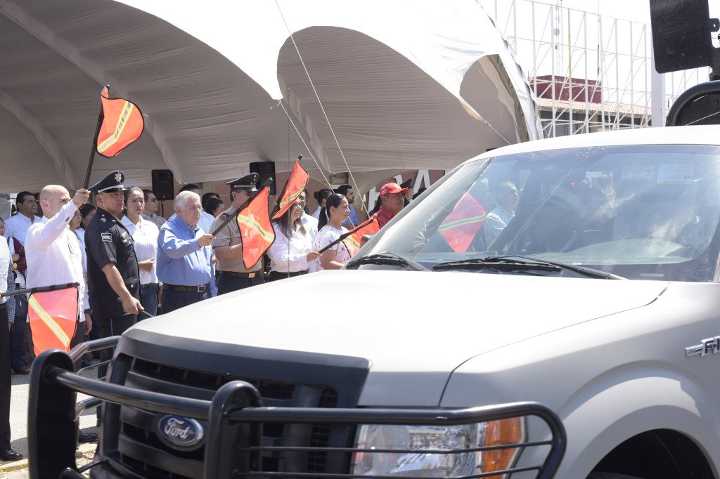 En marcha operativo Semana Santa 2018; el gobernador @nunezarturo da banderazo de salida #TabascoSeguro