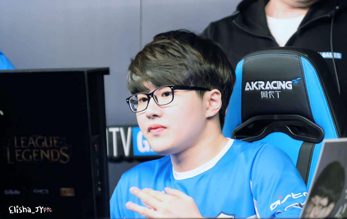 Elisha_JY_pic's tweet photo. 180320 LCK spring 2 round
#MVP_Beyond #비욘드 #김규석 https://t.co/YamXdN5wqA